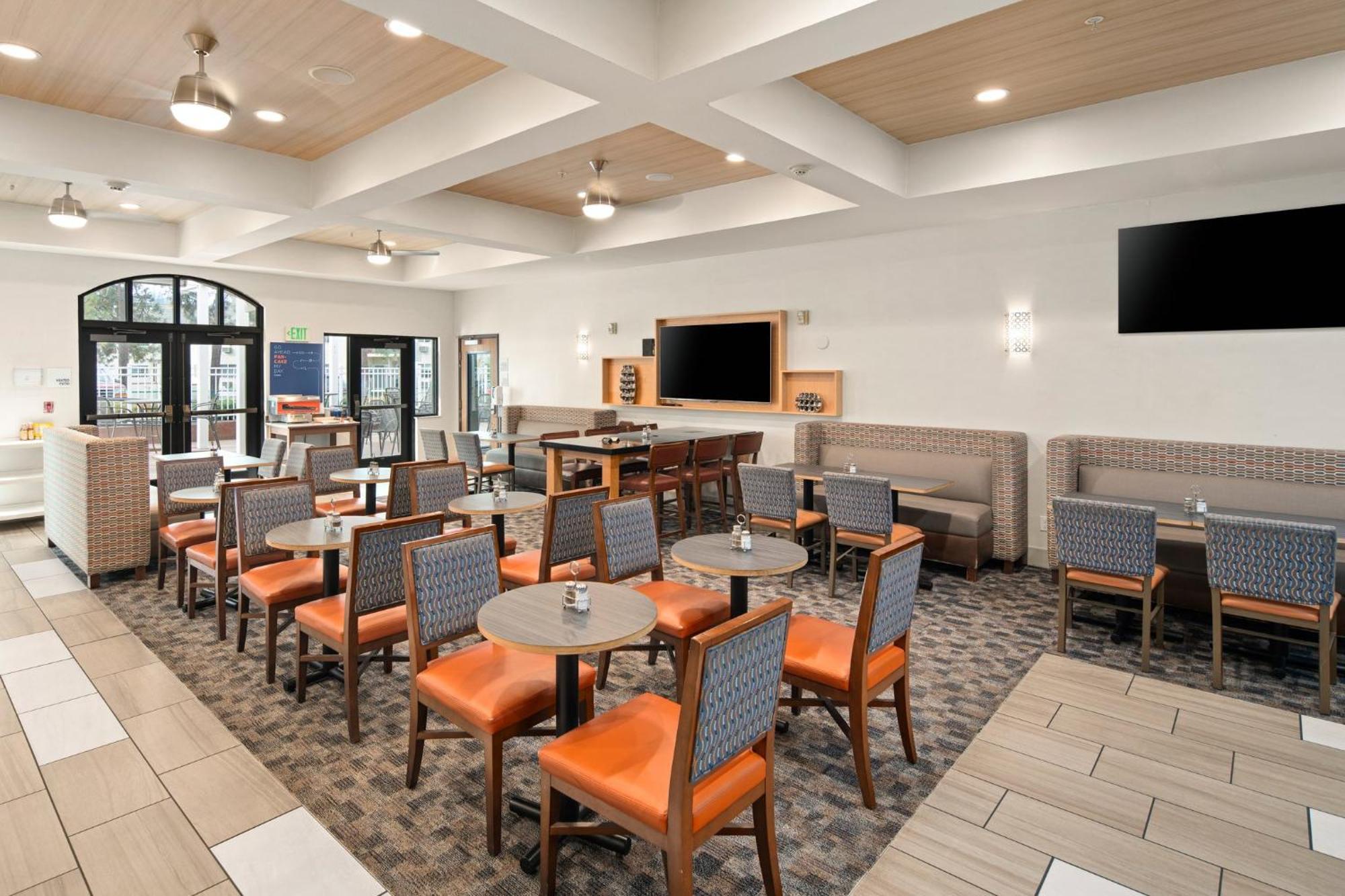 Holiday Inn Express Hotel & Suites Coeur D'Alene I-90 Exit 11 By Ihg Exterior foto